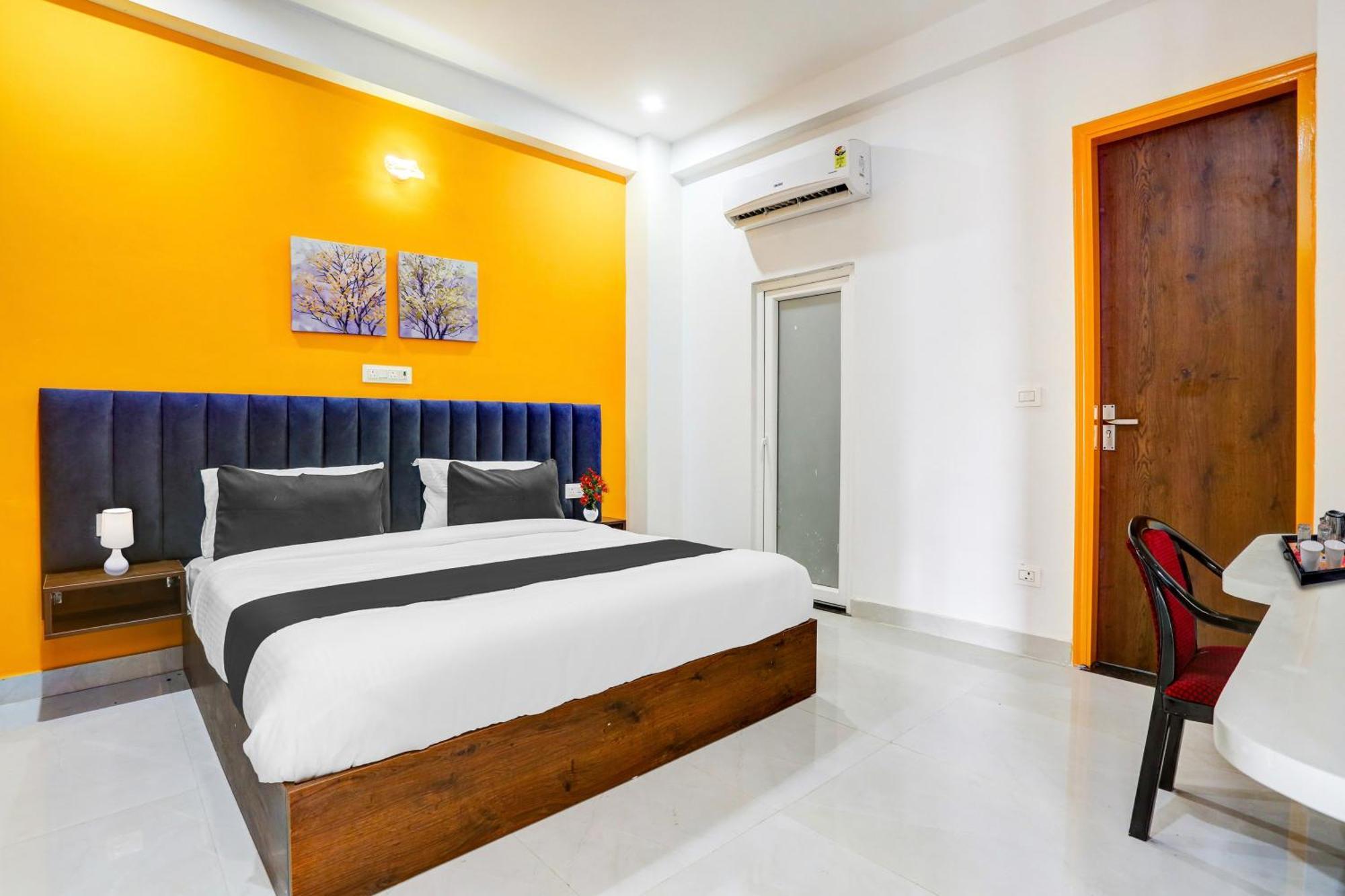 Hotel Super Townhouse Sector 69 Gurgaon Exterior foto